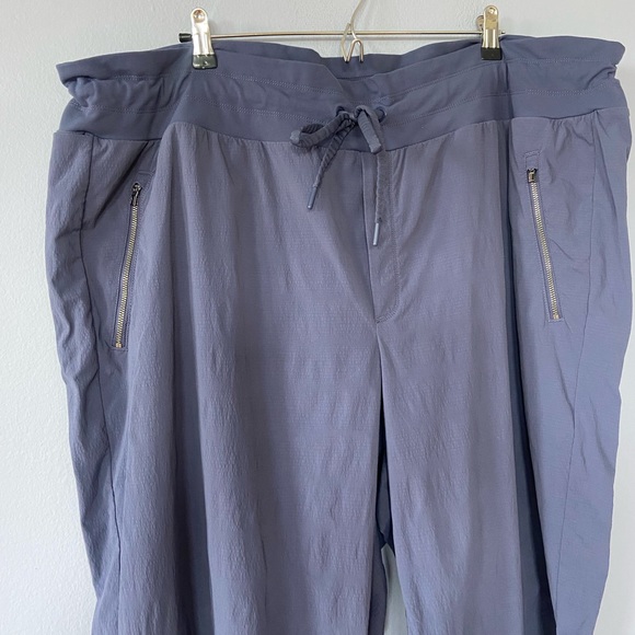 🛑SOLD Athleta Trekke North Jogger Pants in Midevil Violet Size 26 - Picture 4 of 8